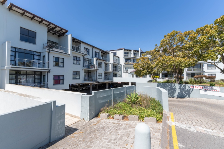 1 Bedroom Property for Sale in Royal Ascot Western Cape